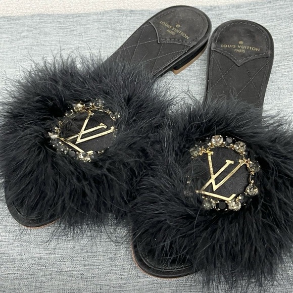 NWOT Louis Vuitton Logo Crystal & Ostrich Feather Black Slides - Size 38 - Picture 2 of 7